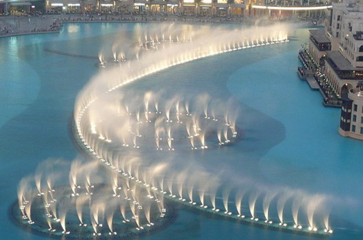 Шоу фонтанов в Дубае (ОАЭ)